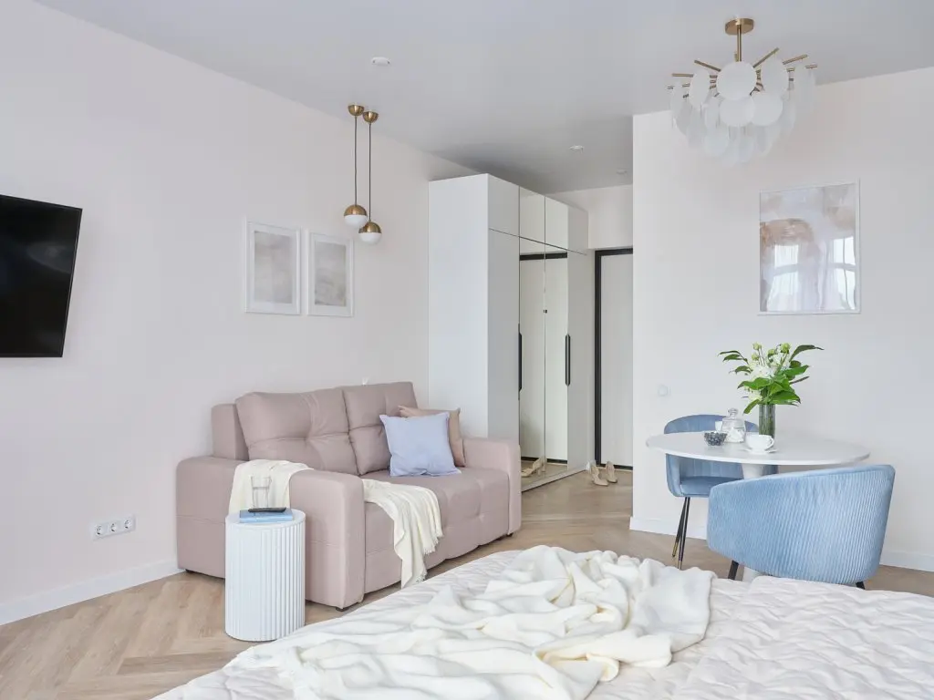 Иркутск: Апартаменты White Beach Studio Самостоятельное Заселение