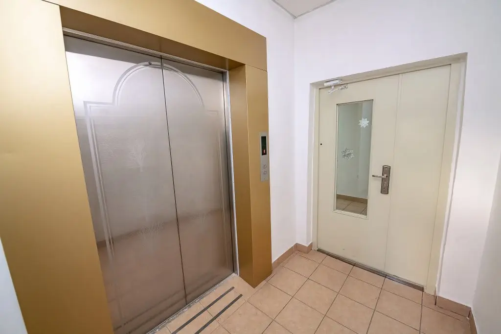 Владивосток: Апартаменты TopHouse на Кирова 25б однокомнатные