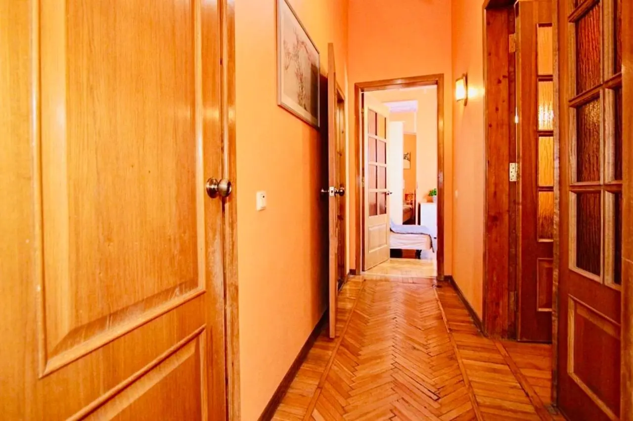 Москва: KvartiraSvobodna - Apartment at Sadovo-Triumfalnaya4/10