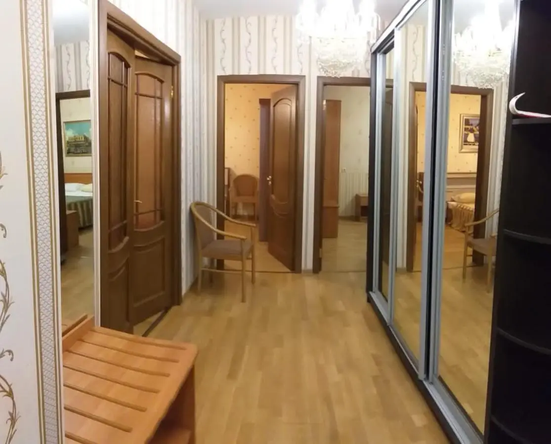 Москва: Apartment on Bolshaya spasskay 27