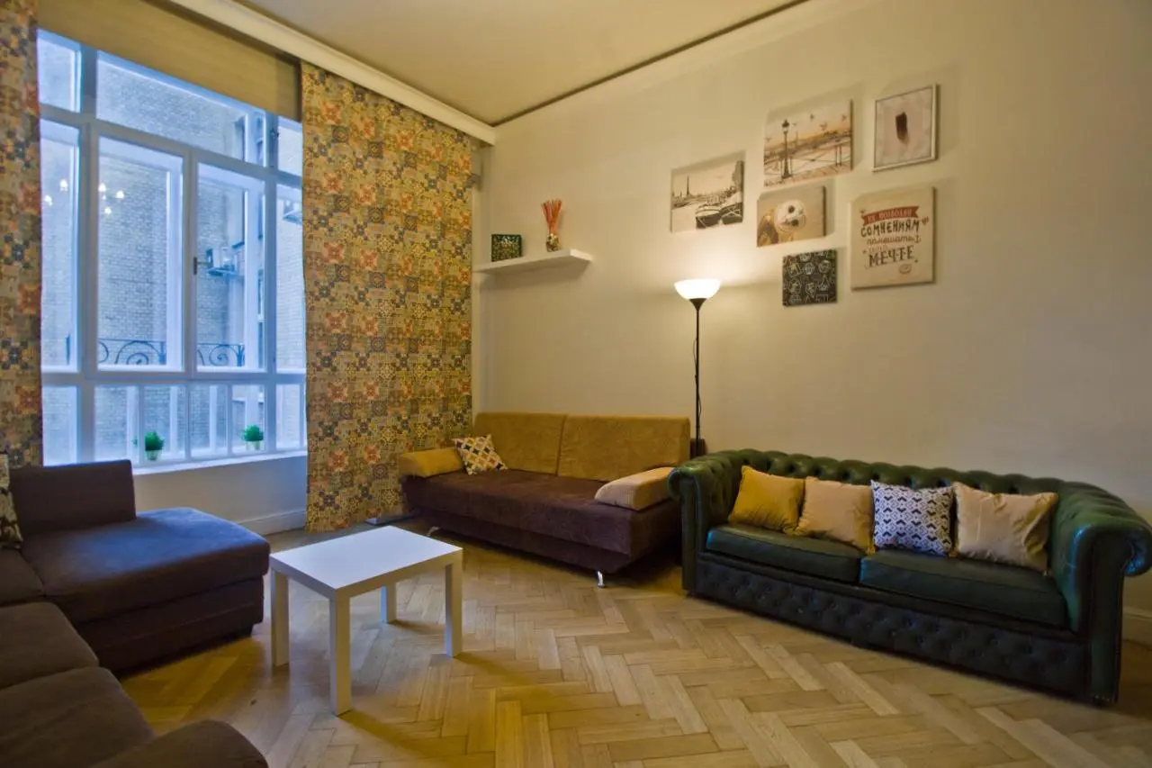 Москва: LA Flats Gnezdnikovskii