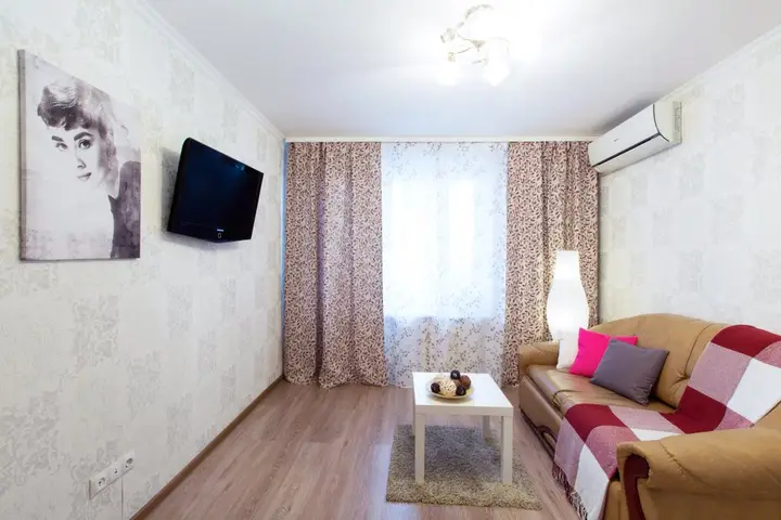 Москва: Апартаменты Lux на Уральской