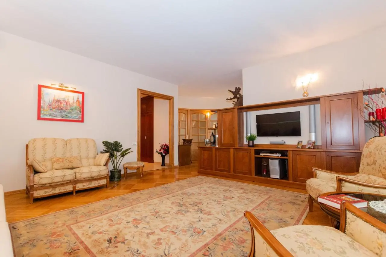 Москва: LaFlats Ohotniy Riad