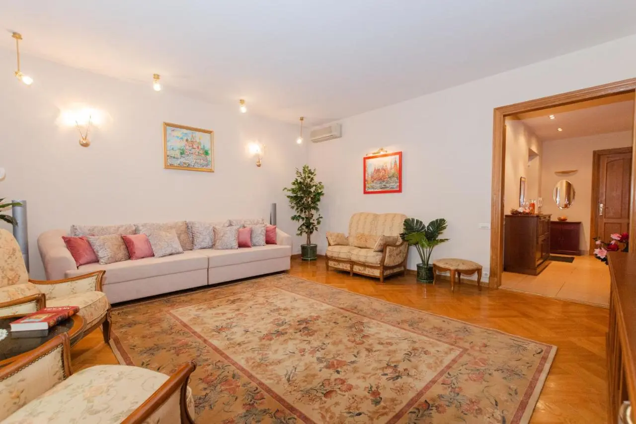 Москва: LaFlats Ohotniy Riad