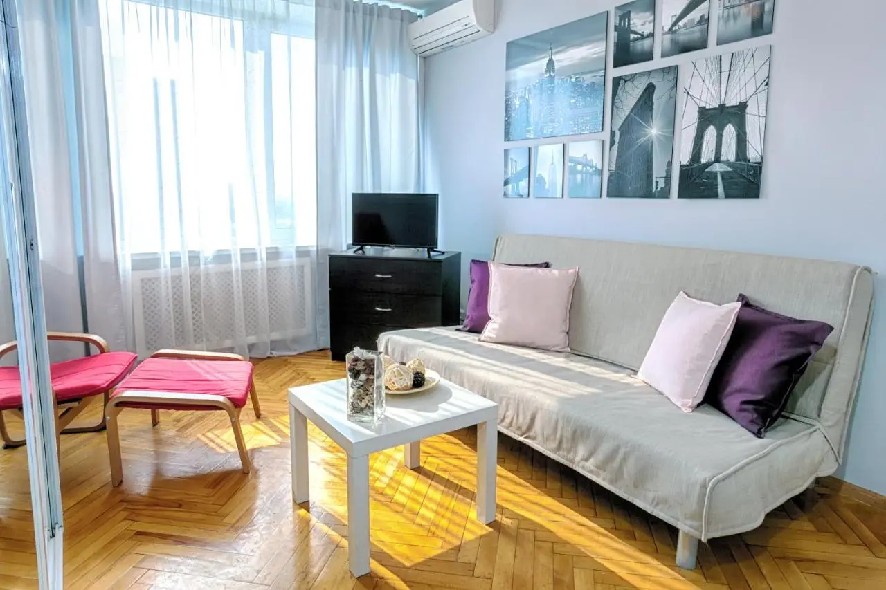 Москва: LuxApartments-Новый Арбат,22