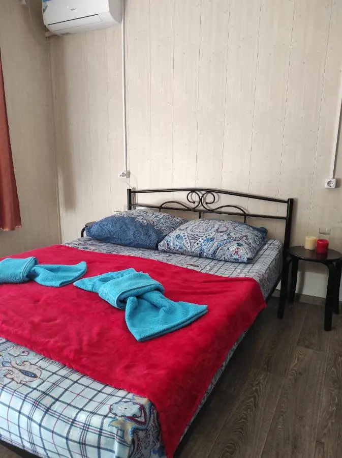 Кучугуры: Voiazh Guest House