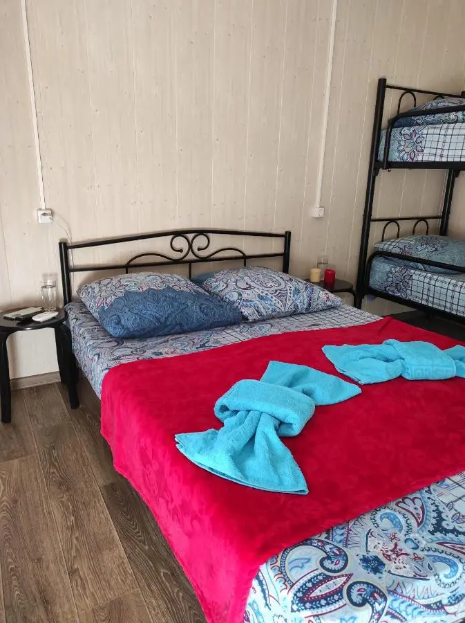 Кучугуры: Voiazh Guest House