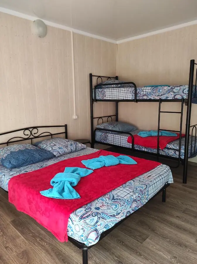 Кучугуры: Voiazh Guest House