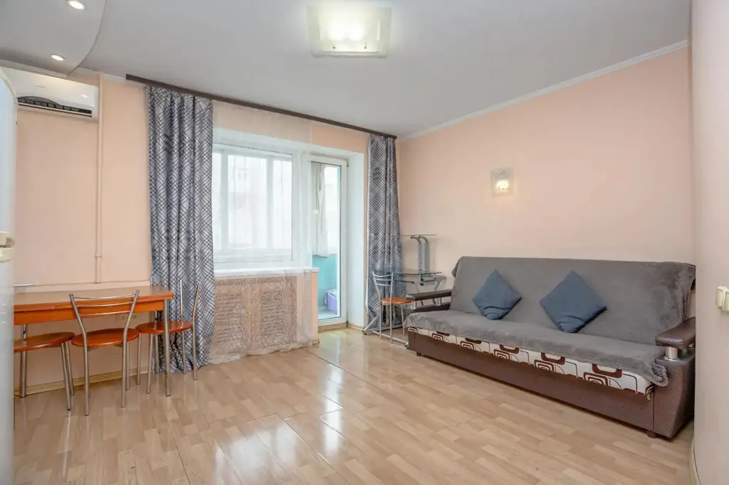 Владивосток: Sunrise flat (Санрайз флэт) на улице Уткинская