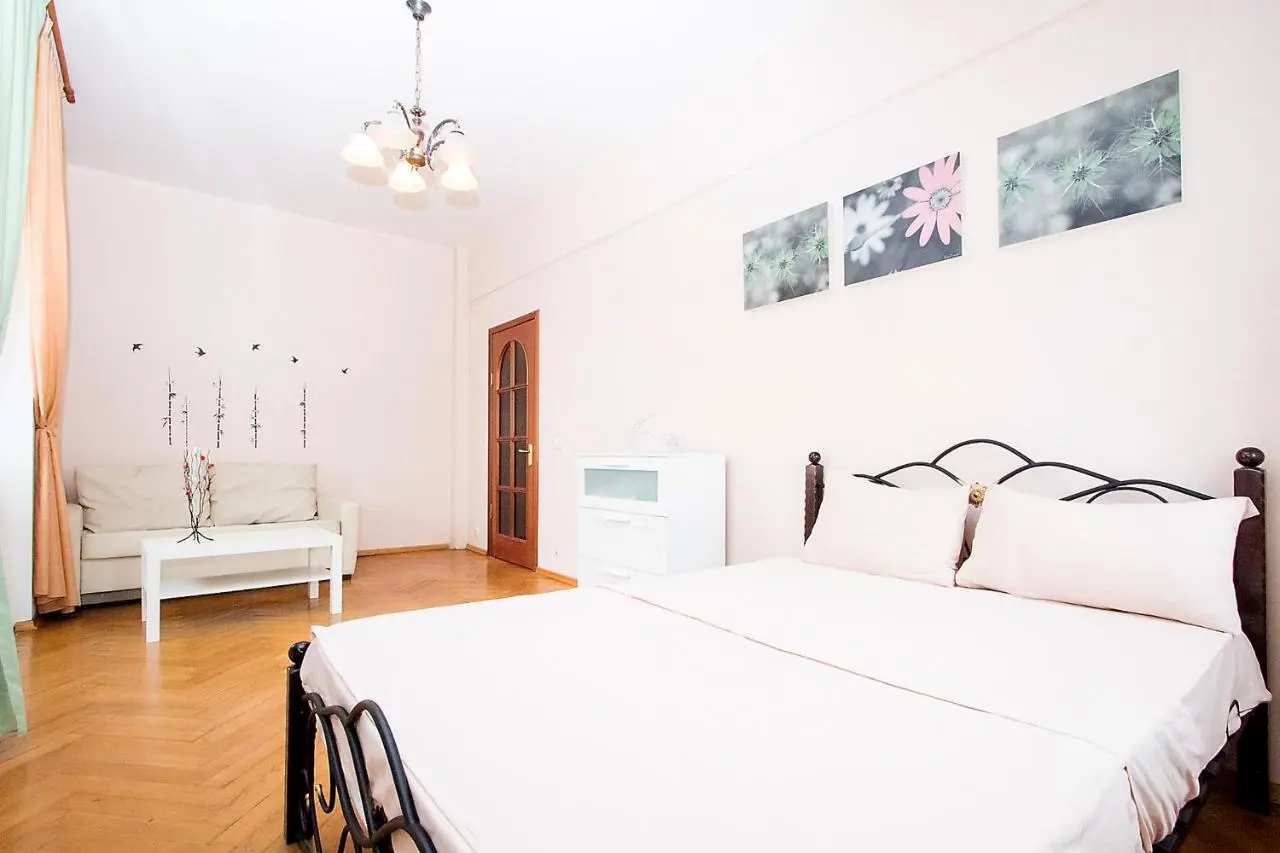 Москва: Apartlux Каретный ряд