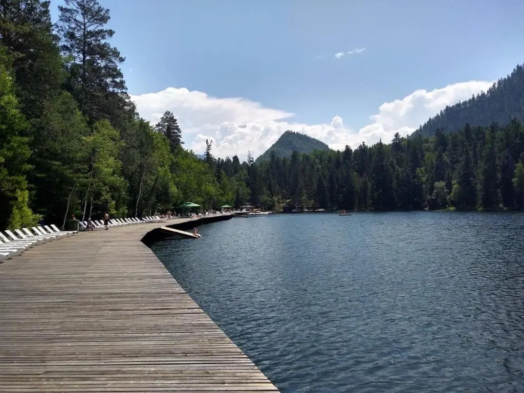 Выдрино: Апартаменты Emerald Lake Baikal