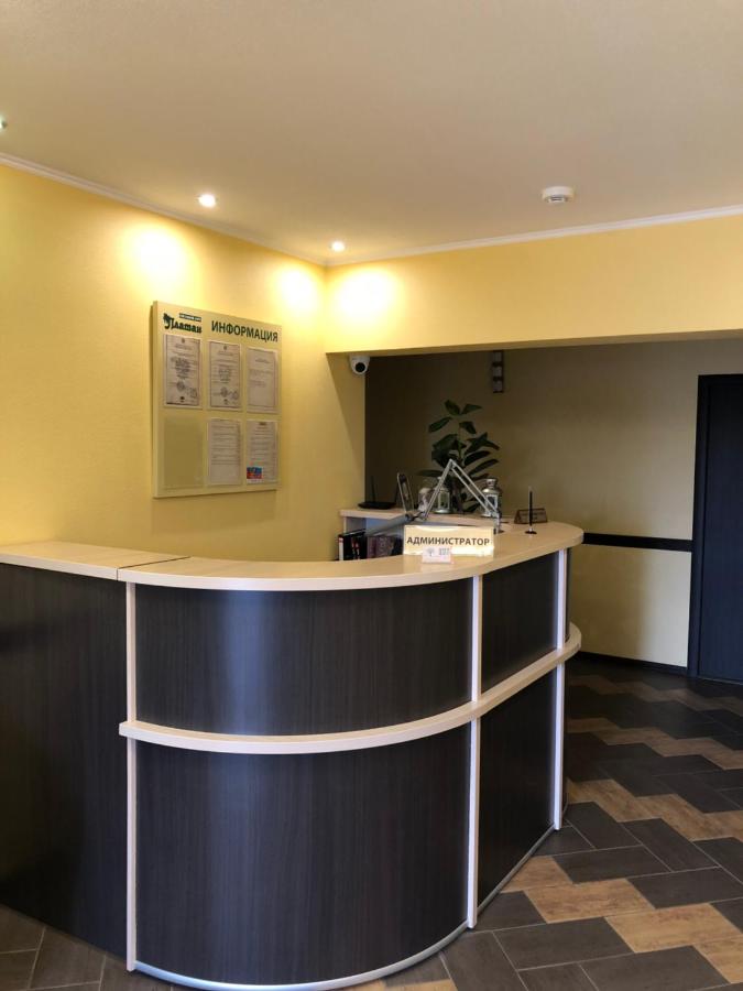 Кучугуры: Guest Hotel Platan