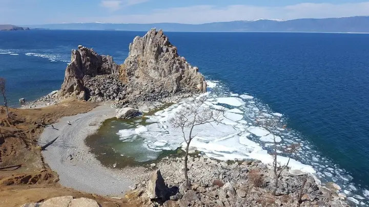 Хужир: Алдартай Отель