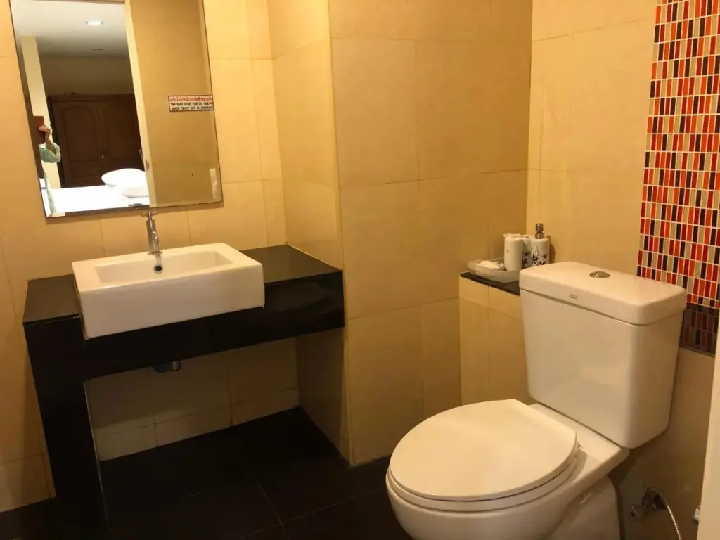 Пхукет: Naithon Beach Service Apartment