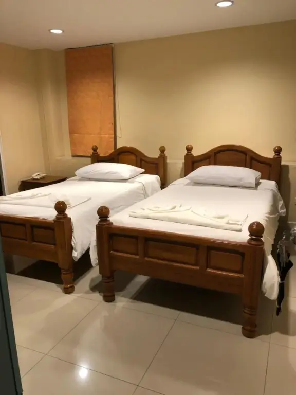 Пхукет: Naithon Beach Service Apartment