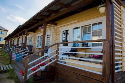 Хужир: Hotei Guest House