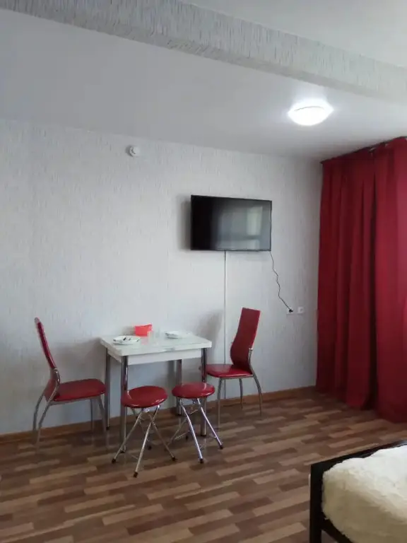 Красноярск: Astoriya Na Kirenskogo 35 Apartments