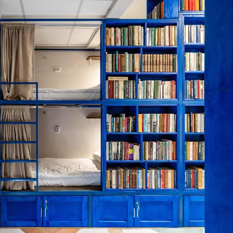 Хостел BookCase — фото 1