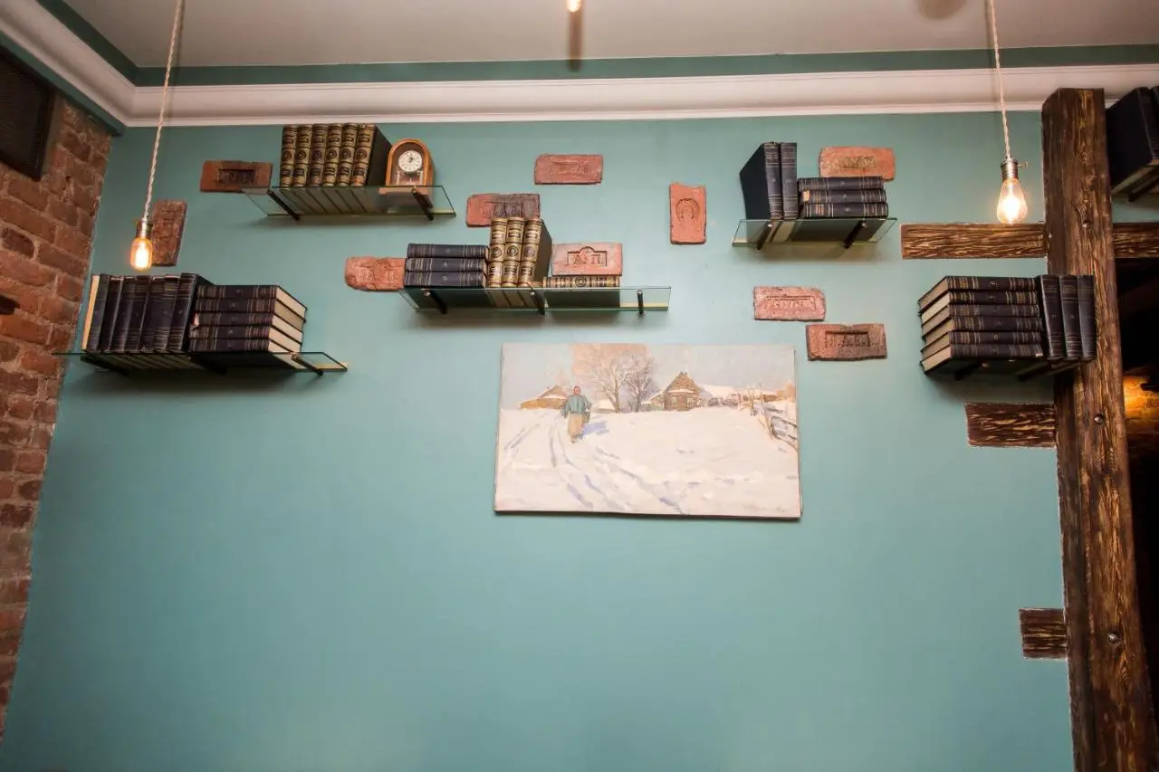 Sukhaparina: Bronza Hotel
