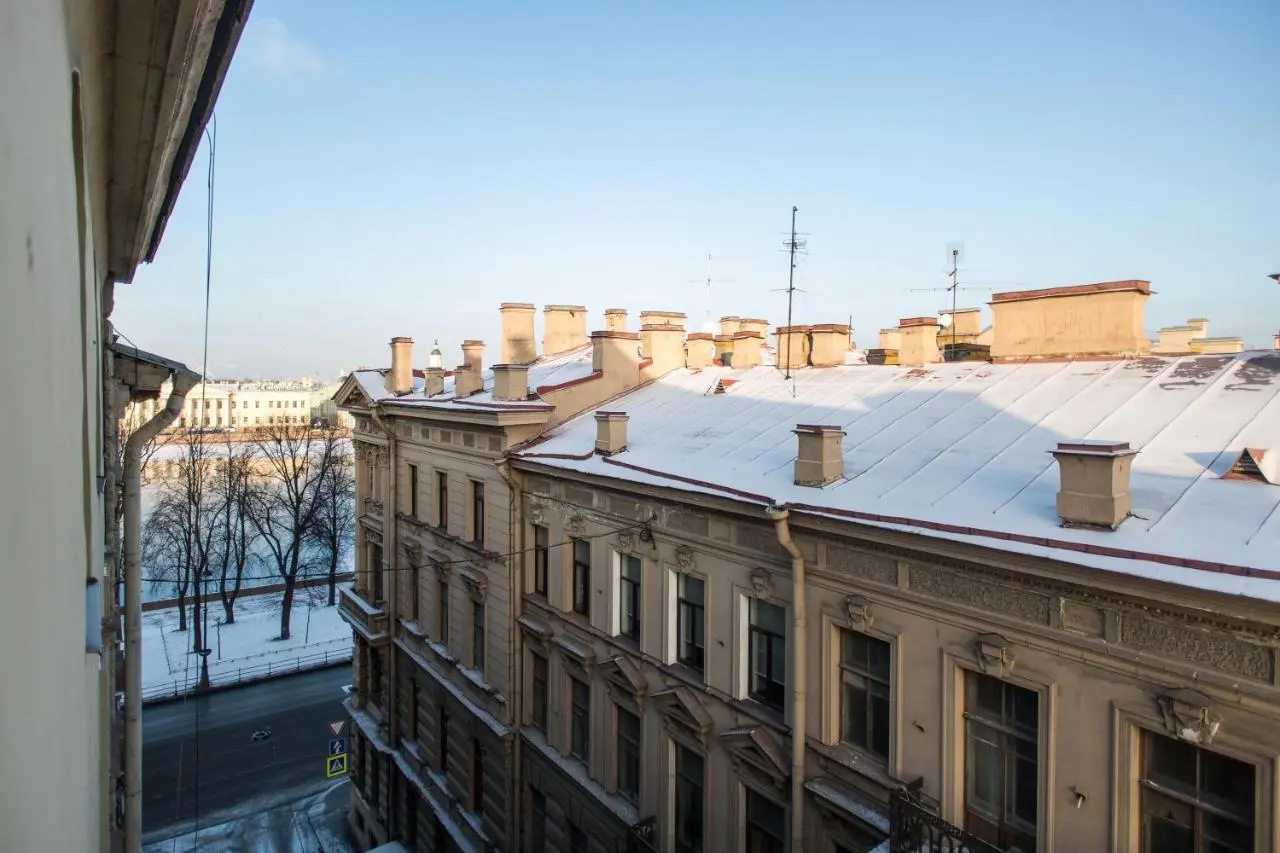 Sukhaparina: Bronza Hotel