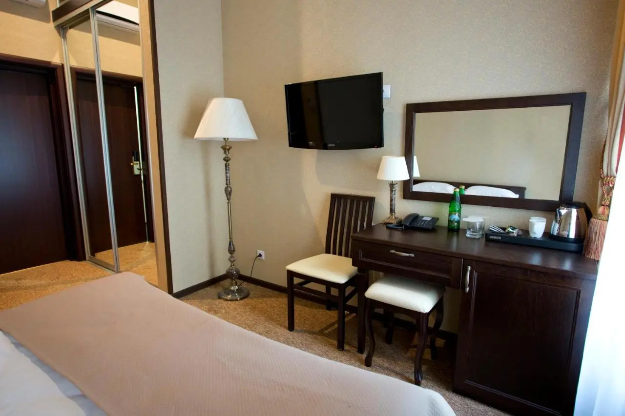 Gorki: Vasilievskiy Dvor