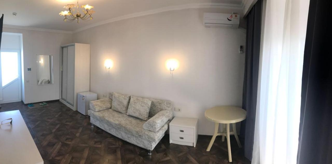 Агой: Guest House on Dorozhnik