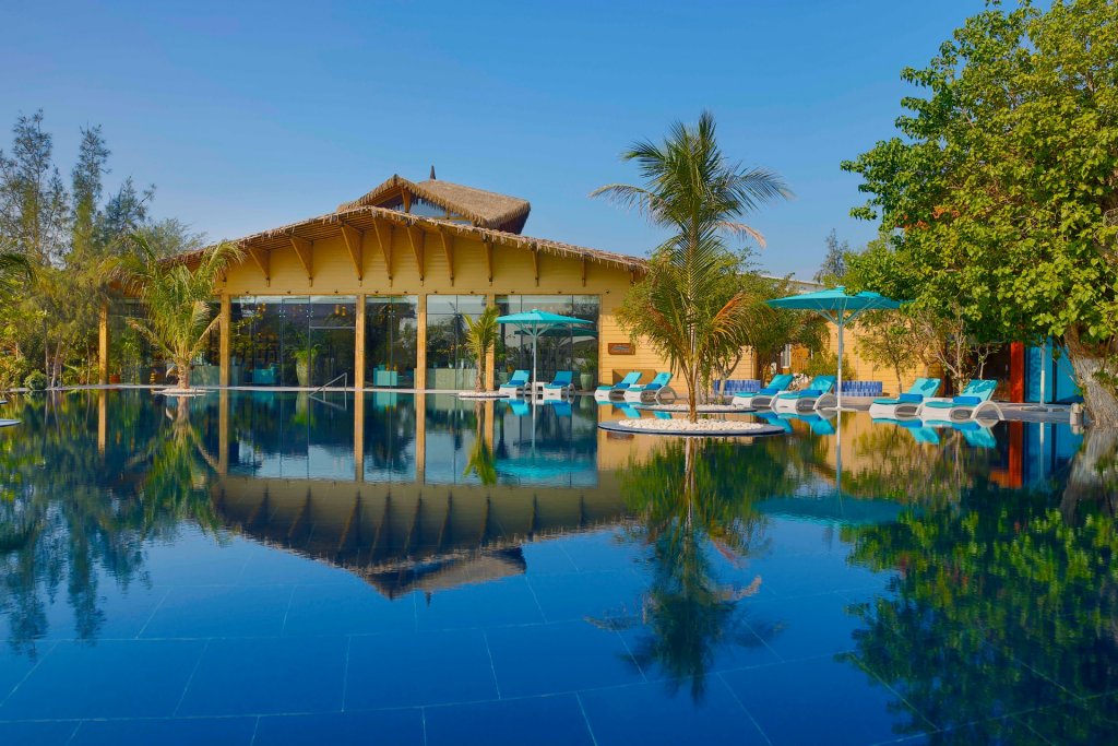 Отель Anantara World Islands Dubai — фото 1