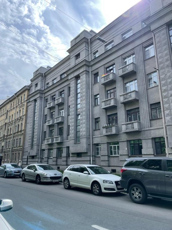 Квартира с парковкой в центре Санкт-Петербурга — фото 1