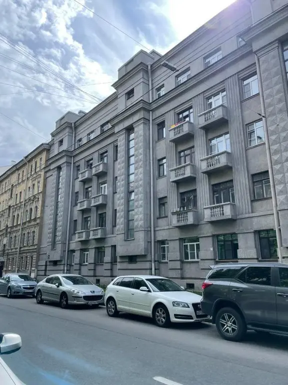 Санкт-Петербург: Квартира с парковкой в центре Санкт-Петербурга