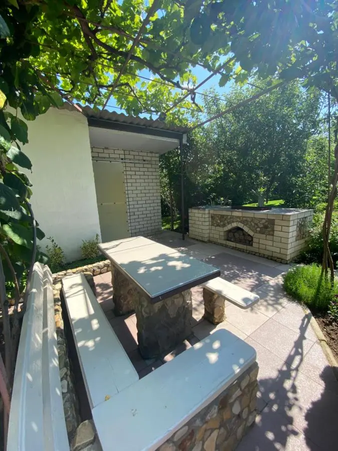 Тамань: Летний сад