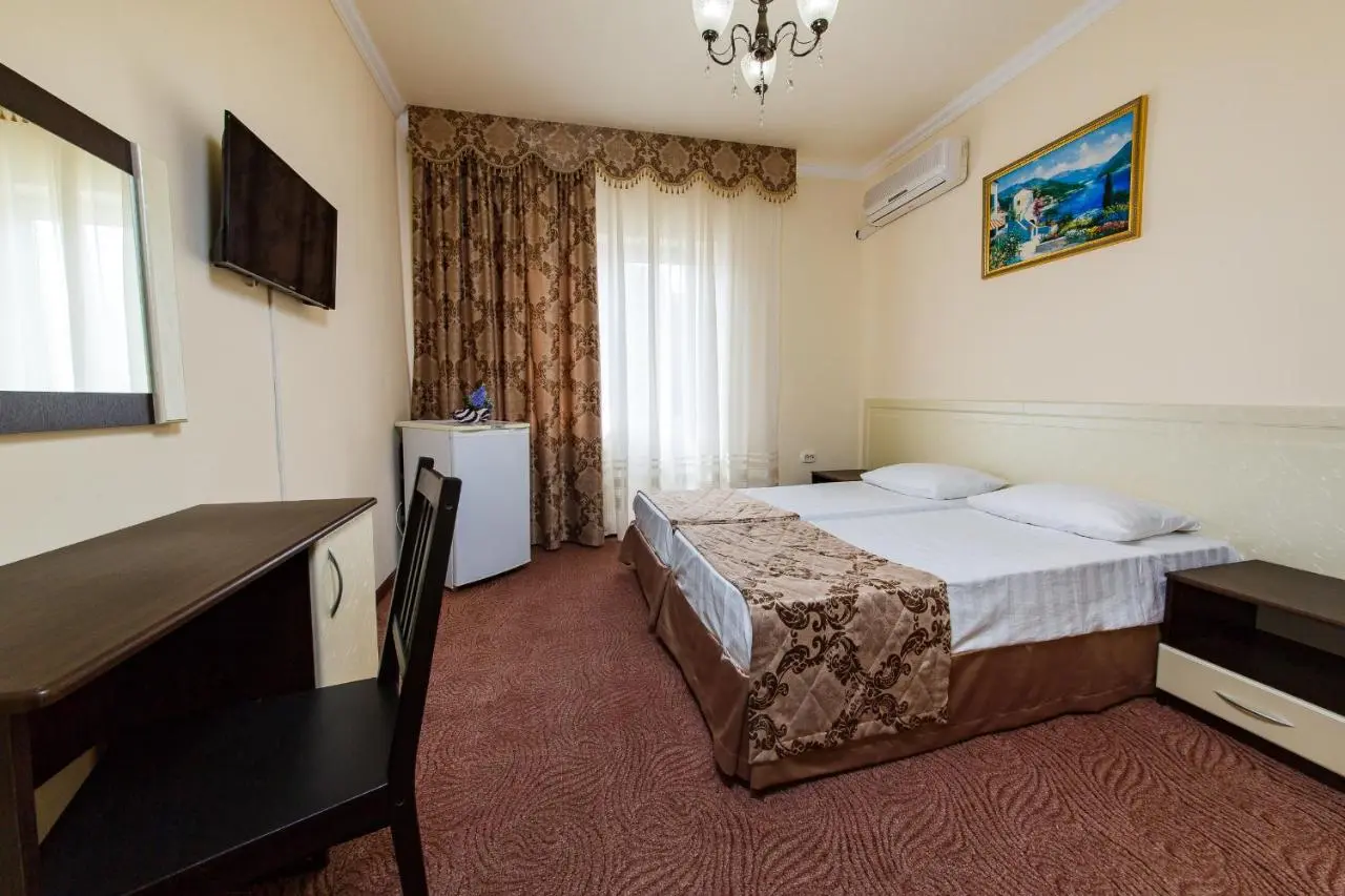 Витязево: Guest house Tashir
