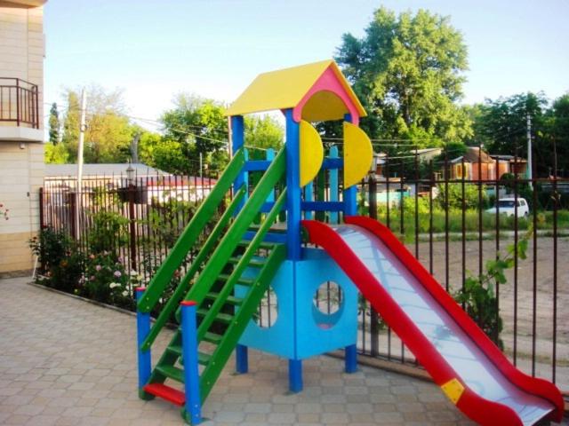 Витязево: Guest house Tashir