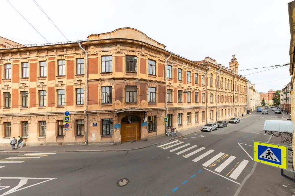 Санкт-Петербург: Квартира Странная квартирка