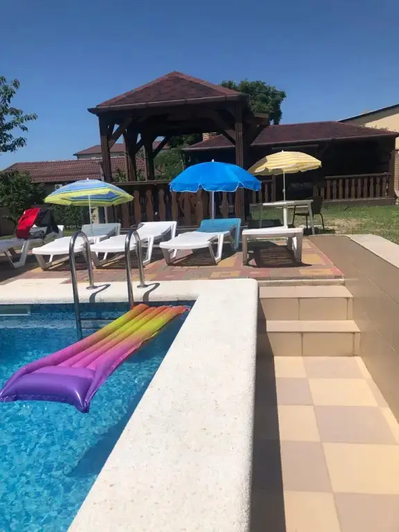 Геленджик: Апартаменты Veles House Дружбы 15
