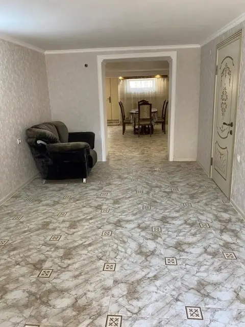 Квартира на цокольном этаже — фото 1