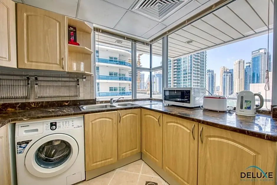 Дубай: Expansive 2BR in La Riviera by Deluxe Holiday Homes