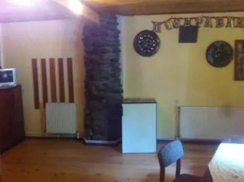 Ликани: House in Likani