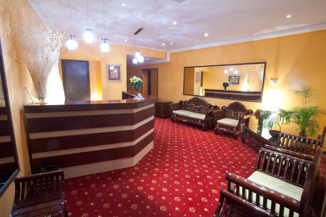 Санкт-Петербург: Jenavi Club Hotel