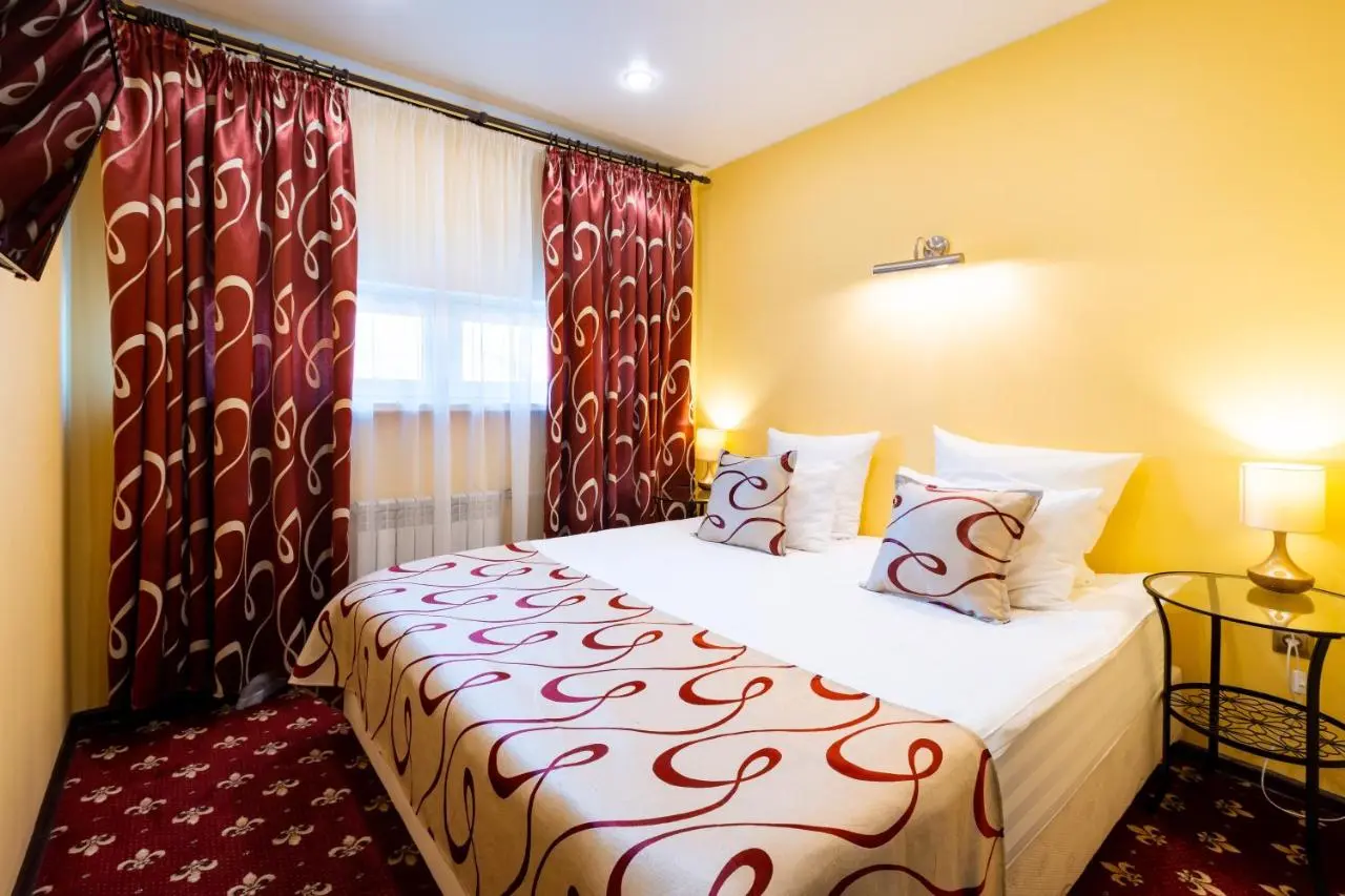 Санкт-Петербург: Jenavi Club Hotel