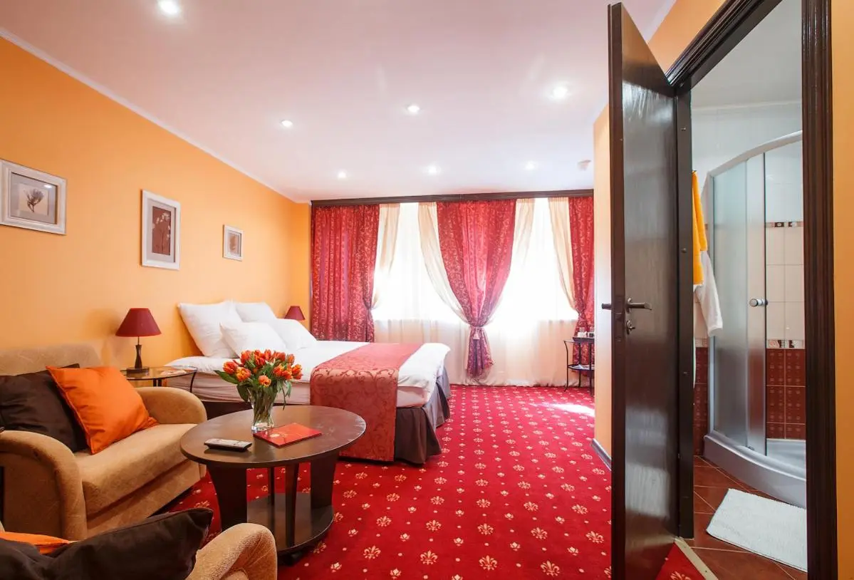 Санкт-Петербург: Jenavi Club Hotel