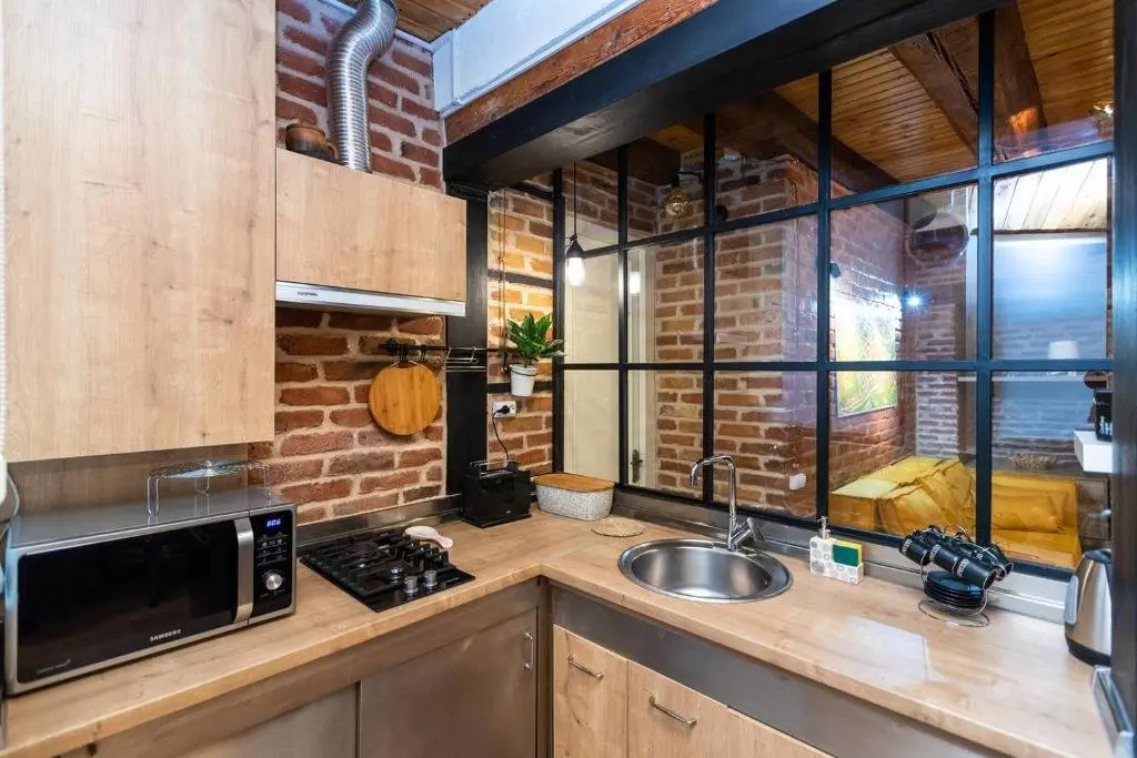 Тбилиси: 2 bedroom apartment in the heart of Tbilisi