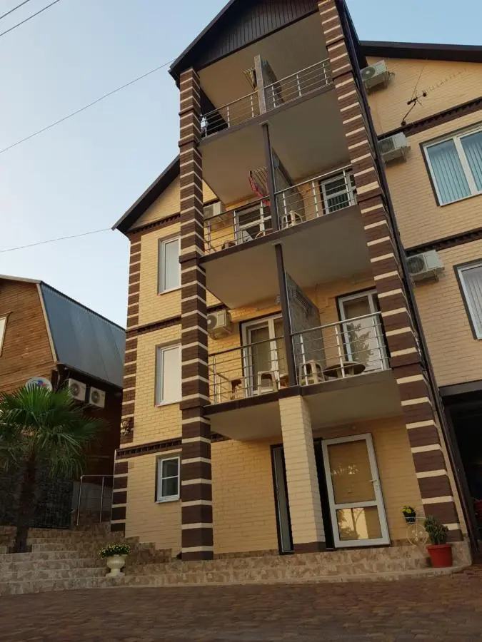 Лазаревское: Guest House Volna