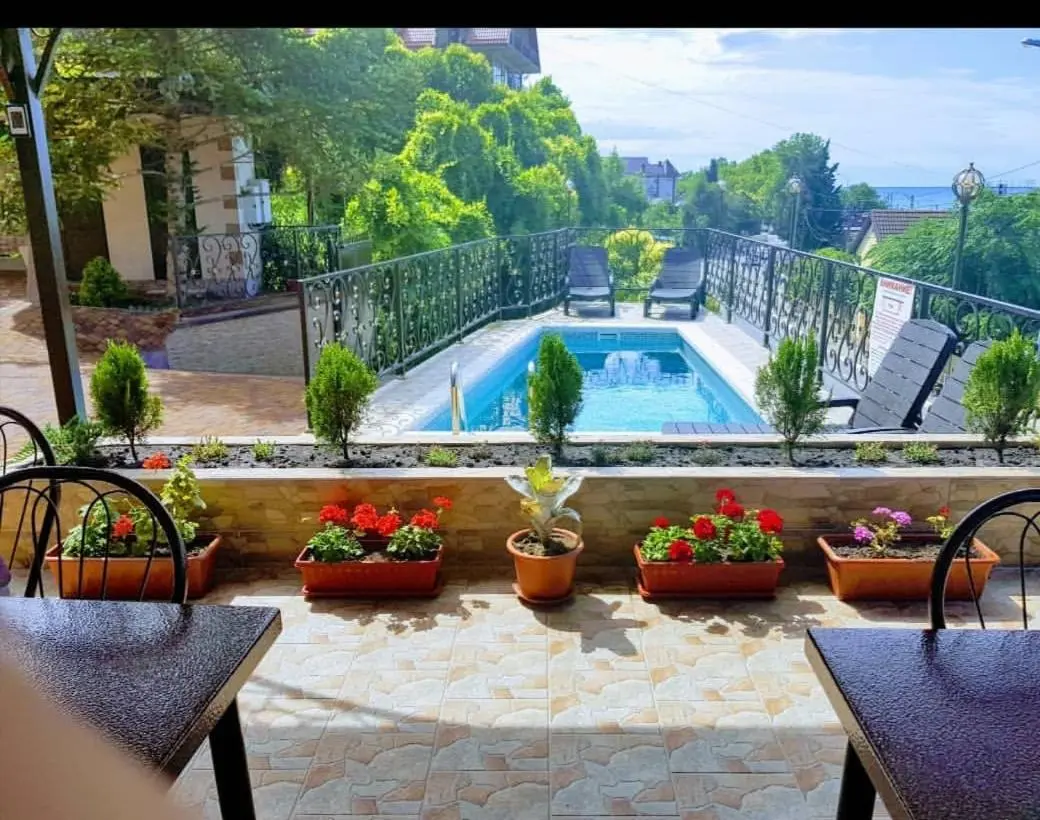 Лазаревское: Guest House Volna