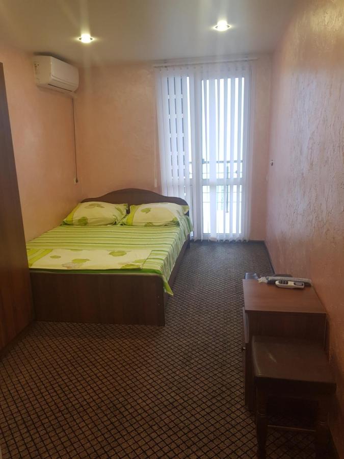 Лазаревское: Guest House Volna