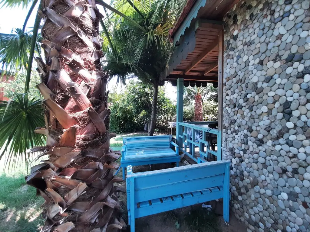 Кемер: Bed&Breakfast Flora Pansiyon