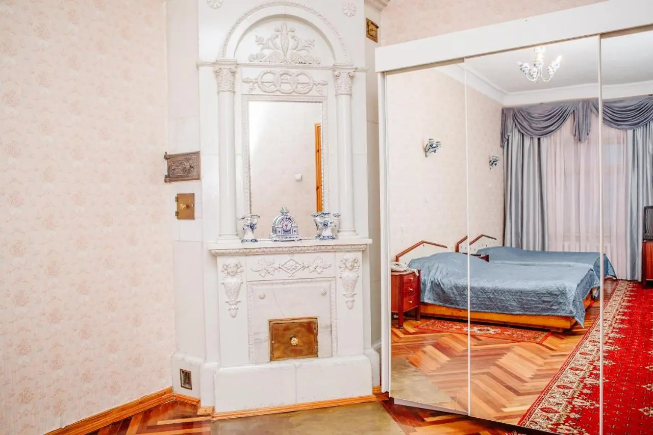 Sukhaparina: Отель Парк Львиный мостик