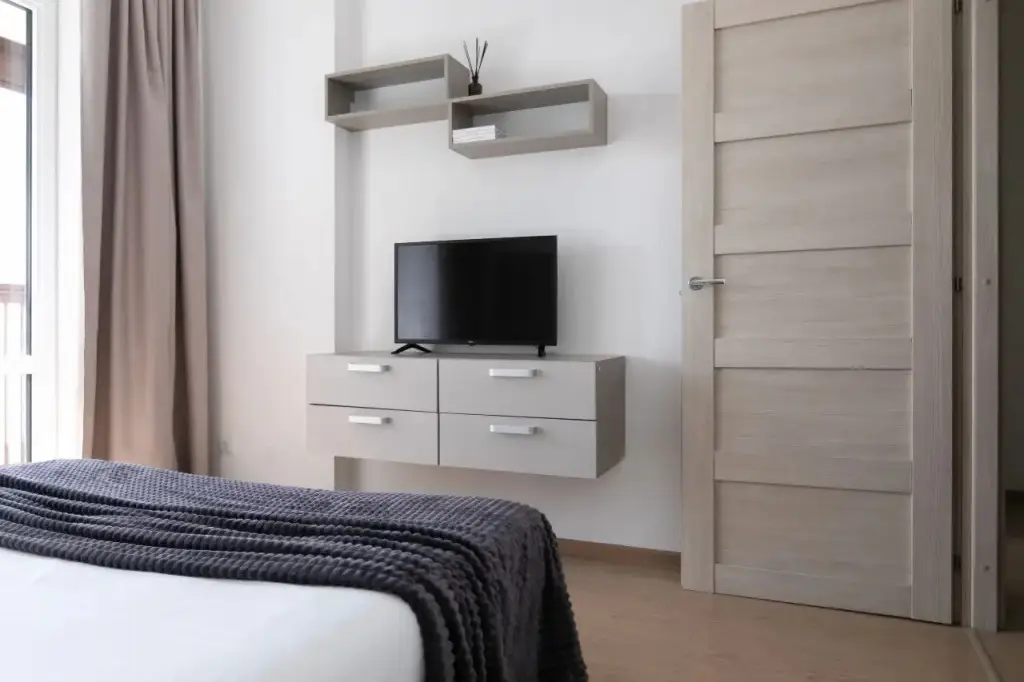 Санкт-Петербург: Vidovaya u metro Moskovskaya. Set Apartamenty 1896 Flat