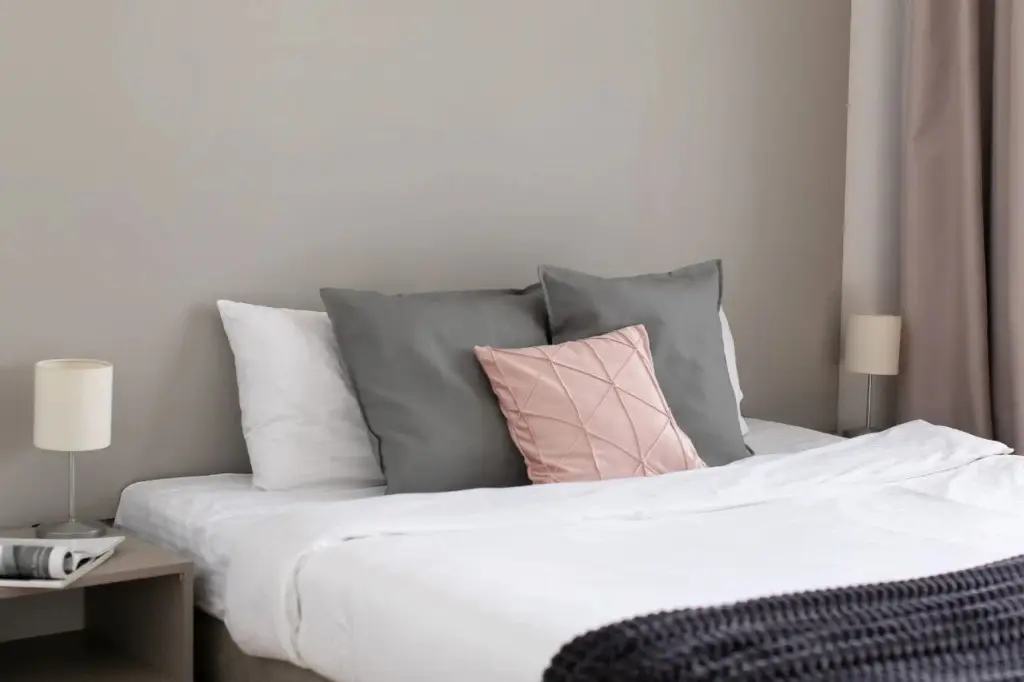 Санкт-Петербург: Vidovaya u metro Moskovskaya. Set Apartamenty 1896 Flat