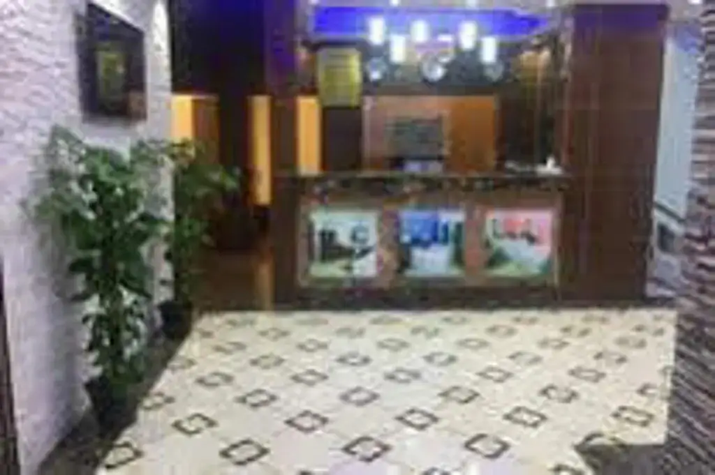 Дубай: Empire Hotel Apartment