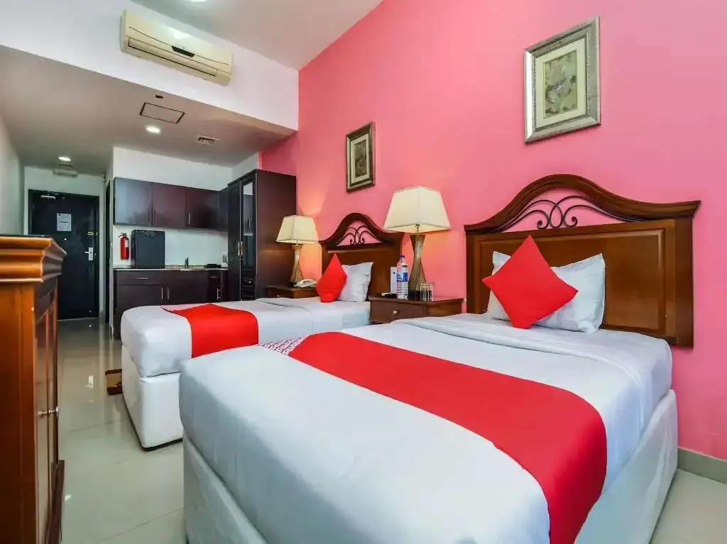 Дубай: Empire Hotel Apartment